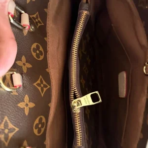 Louis Vuitton Tote bag - Image 3