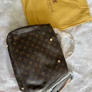 Louis Vuitton Tote bag - Image 5