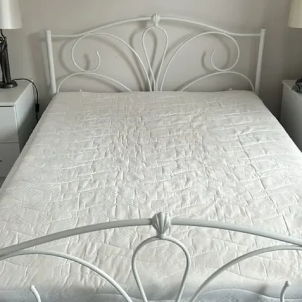 double bed with mattress