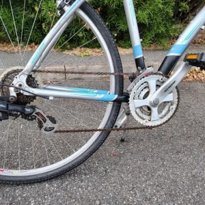Claud Butler Classic Unisex Hybrid Bike Road and Trail - Image 7