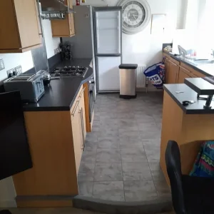 2 bedroom flat on 4th floor - Image 4