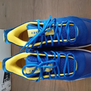 Steph Curry basketball shoes UK8