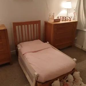 Solid oak cot bed - Image 2