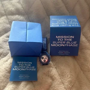 Men's super blue moonphase watch
