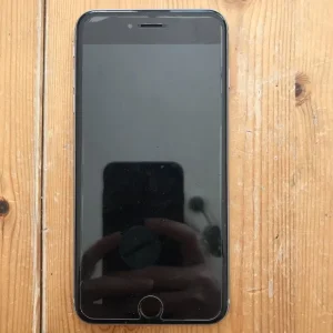 Apple iPhone 6 Plus *UNLOCKED* - Image 5