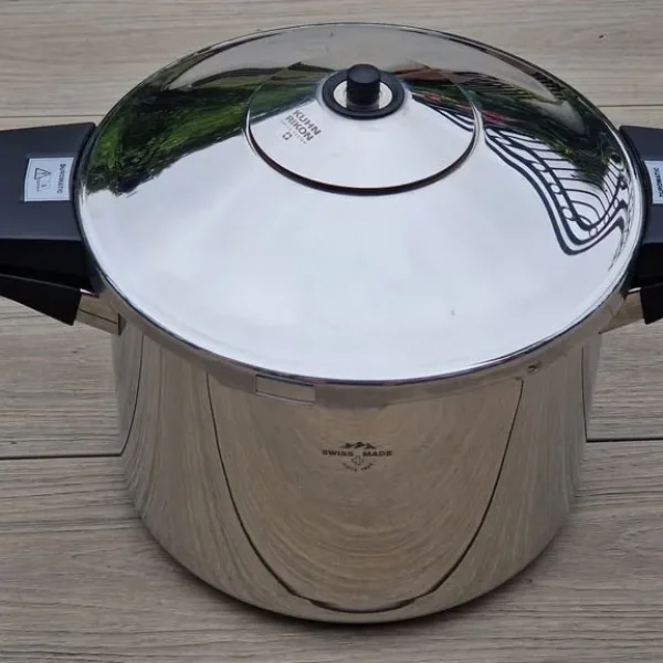 Kuhn Rikon Duromatic Pressure Cooker