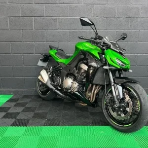 2015 Kawasaki Z1000 Green with 9,200 Miles - Image 6
