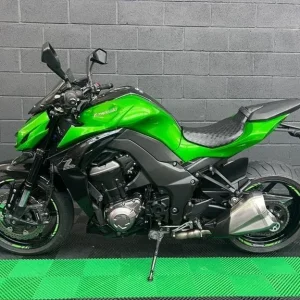 2015 Kawasaki Z1000 Green with 9,200 Miles - Image 7