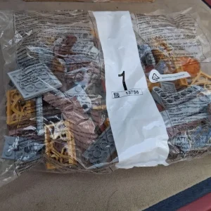 Mixed toys, picture frames, mirrors - Image 8