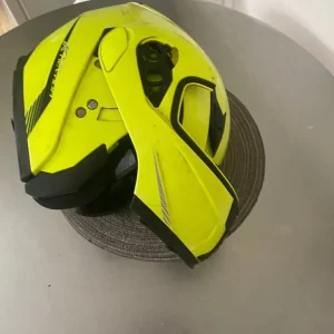 Motorbike helmet - Image 2