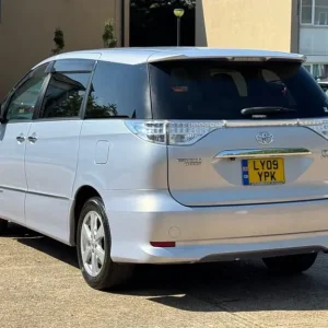 2009 Toyota Estima Hybrid 2.4L, 7-seater, UK import - Image 6