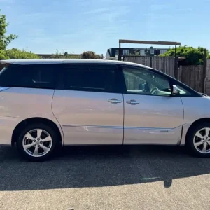 2009 Toyota Estima Hybrid 2.4L, 7-seater, UK import - Image 7