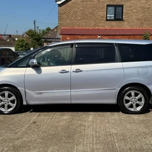 2009 Toyota Estima Hybrid 2.4L, 7-seater, UK import - Image 8