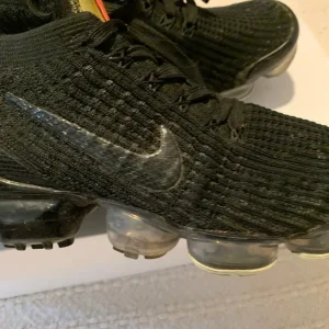 Vapormax uk size 6.5 - Image 2