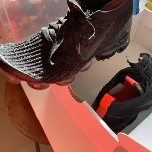 Vapormax uk size 6.5 - Image 6