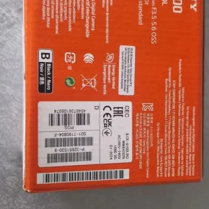 Sony Alpha 6100 with 16-50mm lens and accessories - Image 7