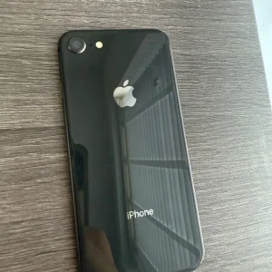 iPhone 8 64gb unlocked black - Image 4