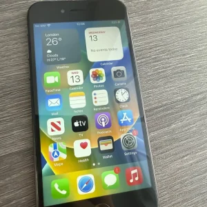 iPhone 8 64gb unlocked black - Image 5