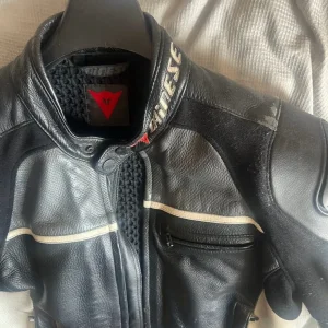Dainese Newsan Leather Motorbike Jacket size IT EU 50 UK 40 - Image 3