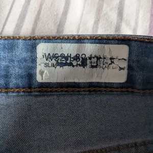 32" Waist Men's Jeans - Image 2