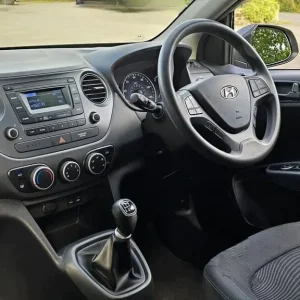 2017 Hyundai i10 SE Hatchback Petrol Manual - Image 2