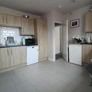Room to rent - Image 4