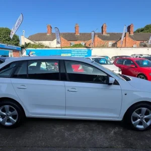 2014 Skoda Rapid Spaceback 1.6 TDI SE Euro 5 5-door Hatchback Diesel Manual - Image 8