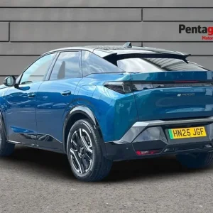 Peugeot E-3008 5-door Electric SUV with 73kWh battery - Image 2