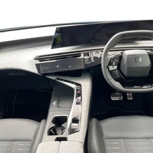 Peugeot E-3008 5-door Electric SUV with 73kWh battery - Image 7