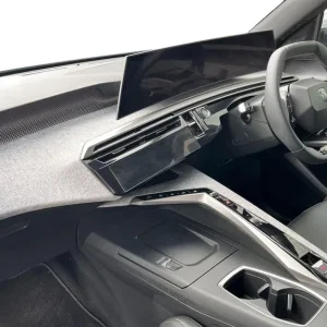 Peugeot E-3008 5-door Electric SUV with 73kWh battery - Image 8
