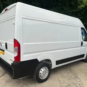 2023 Vauxhall Movano 2.2 Turbo D 140ps White Panel Van Manual - Image 6