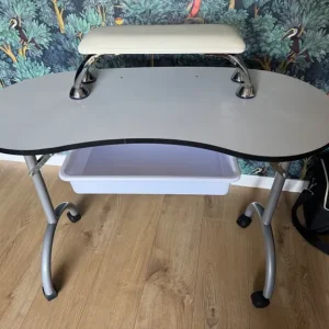 Portable Manicure Table