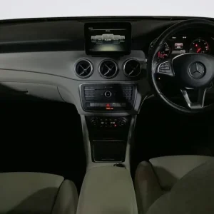 2017 Mercedes-Benz GLA 2.1 Diesel SUV - Image 3