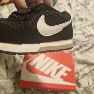 Infant size 7.5 Nike Flex Runner 2 - Image 4