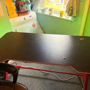 Gaming desk with RGB lights - Image 4