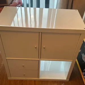 IKEA Kallax 4 cube white gloss with inserts