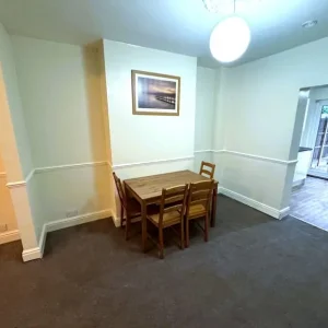 2/3 BED HOUSE WITH DRIVEWAY AND GARDEN - Image 6