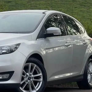 2015 Ford Focus 1.0T EcoBoost Zetec 5-door hatchback - Image 8