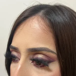 freelance makeup artist - Image 4