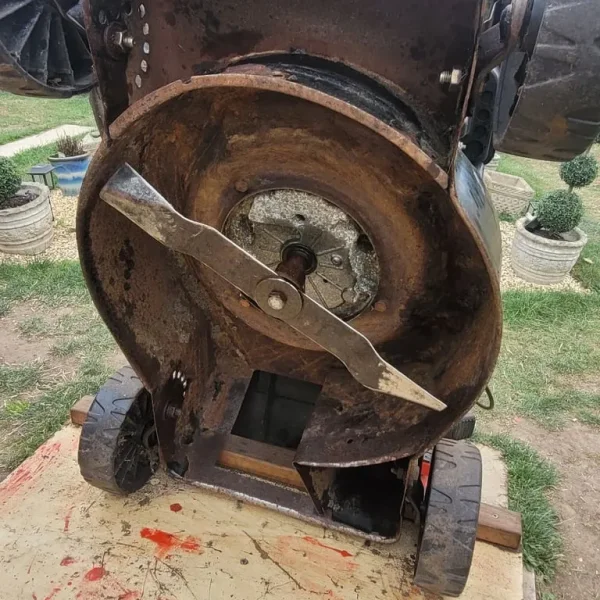 Mcculoch petrol push lawnmower