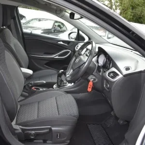 2020 Vauxhall Astra 1.2 Turbo SRi Hatchback - Image 8