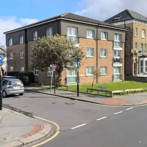 1 Bedroom Flat – Quiet, Well-Set Up, Close to Everything - Image 3