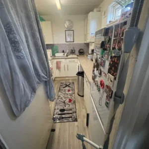 1 Bedroom Flat – Quiet, Well-Set Up, Close to Everything - Image 5