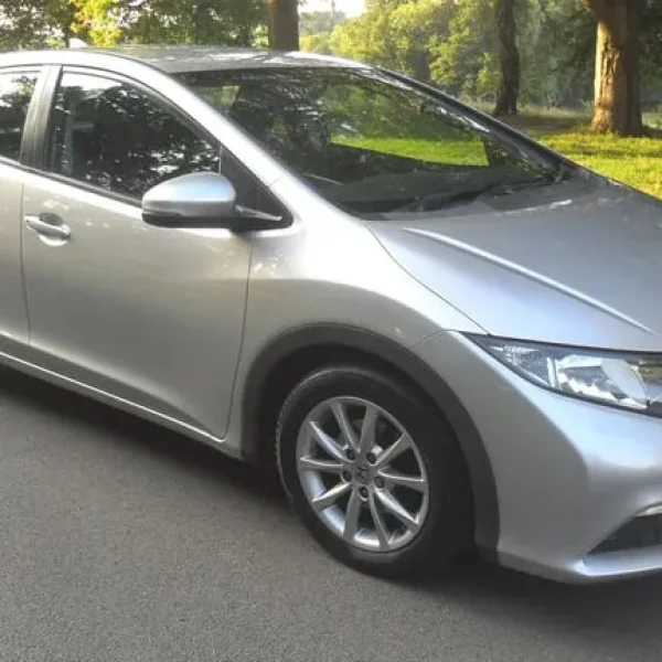 2012 Honda Civic 1.8 i-Vtec SE 5-door hatch