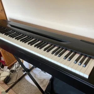 Yamaha P60 88-note weighted electric piano keyboard - Image 4