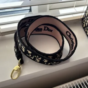 Handbag with shoulder strap - Image 3