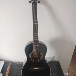 Parlour guitar with case and extras - Image 3