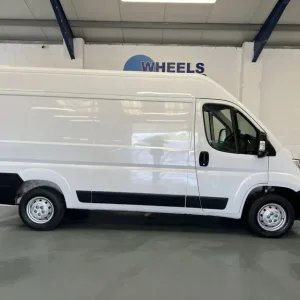 2022 Citroen Relay 2.2 BlueHDi 35 Enterprise L2 High Roof Diesel Van - Image 7