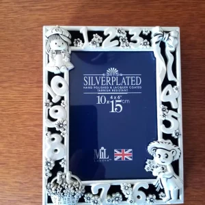 Silver-plated baby photo album and small gifts - Image 2