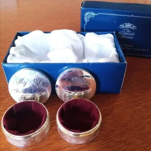 Silver-plated baby photo album and small gifts - Image 8